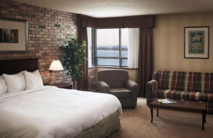 Waterfront Hotel Downtown Burlington Quarto foto